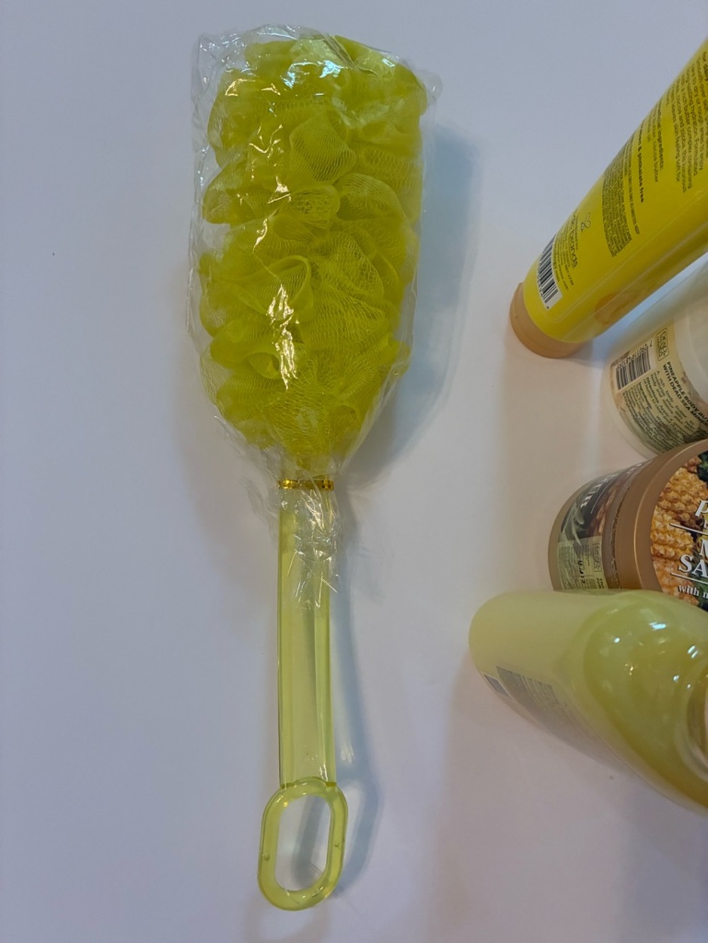 Pineapple bodycare bath & shower bundle - Picture 2 of 12